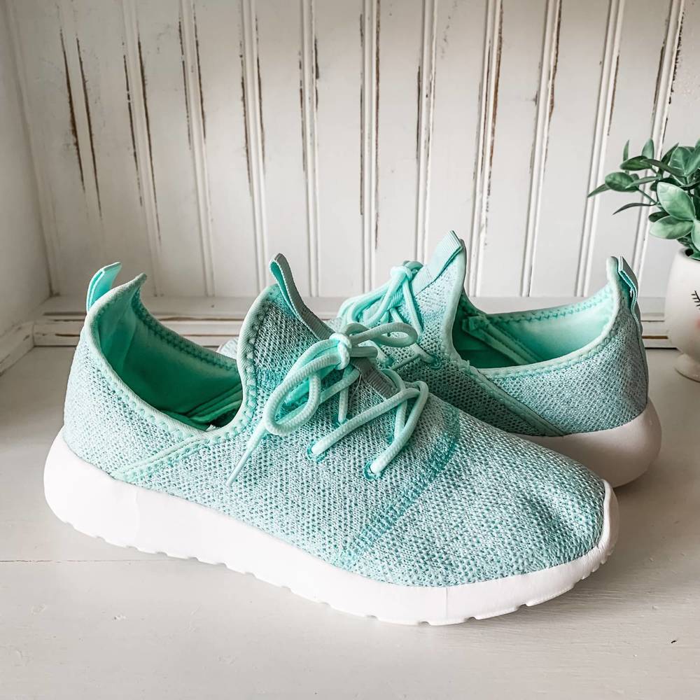 NEW VERY G women's liliana sneaker in mint